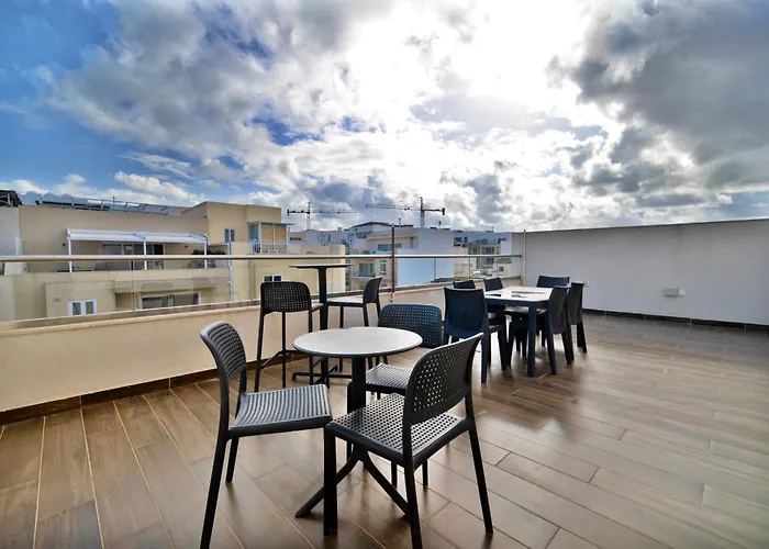 S162 - Modern 2 Bed Penthouse In Swieqi