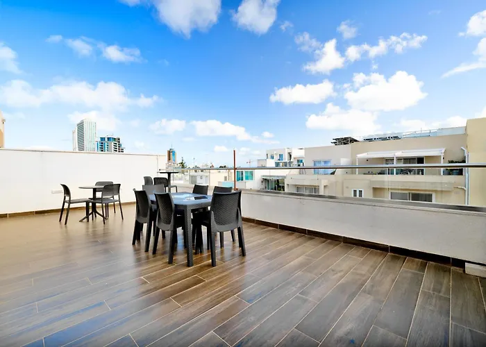 S162 - Modern 2 Bed Penthouse In Swieqi *