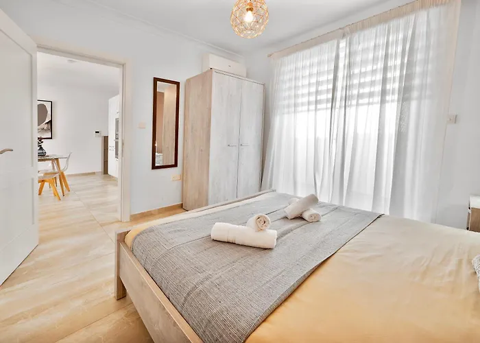 S162 - Modern 2 Bed Penthouse In Swieqi *